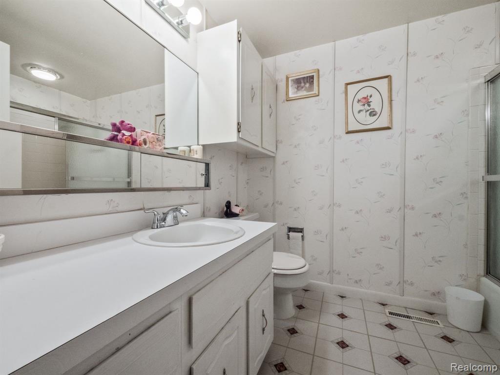 6341 LAURENTIAN, Flint, MI 48532 — Photo 14