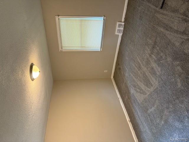 15729 Greenfield Road - Photo 5