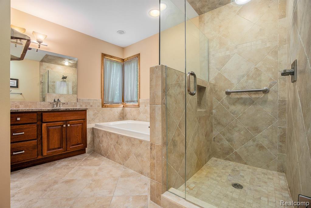 8477 Ranch Estates Road, Clarkston, MI 48348 — Photo 19
