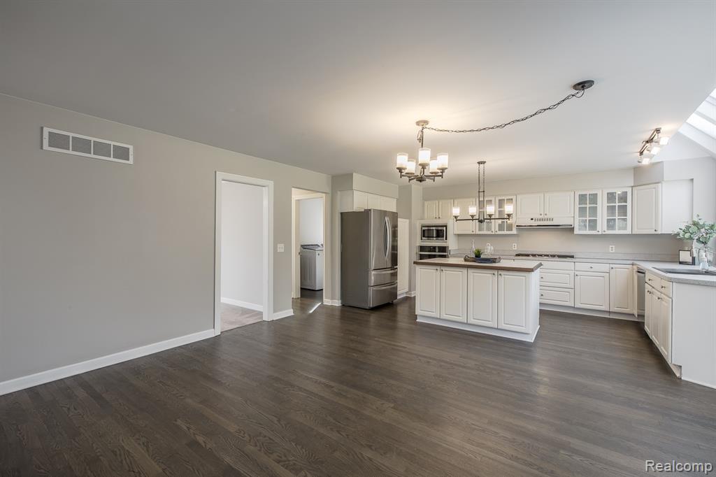 6351 Cherry Tree Court, Rochester Hills, MI 48306 — Photo 19