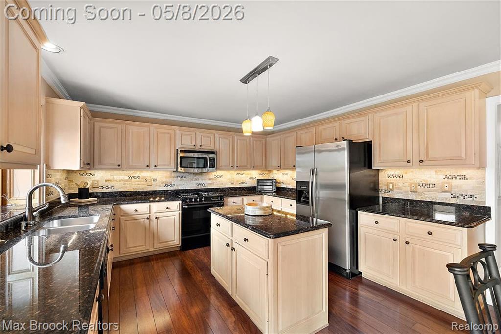 46597 Covington Drive, Macomb, MI 48044 — Photo 10