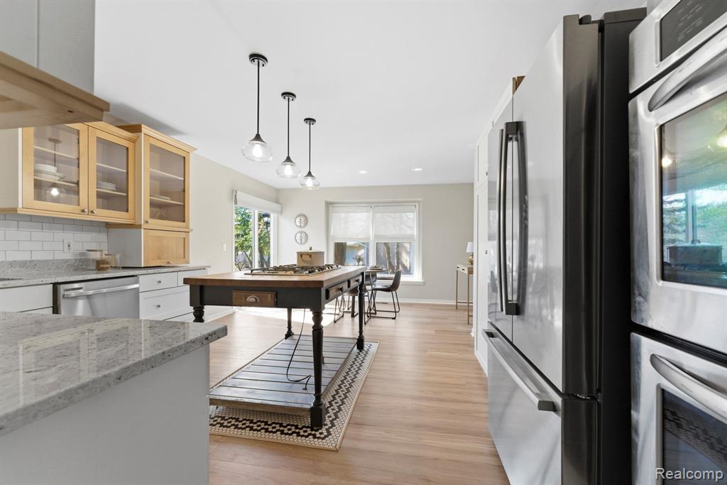 7533 Danbury Drive, West Bloomfield, MI — Photo 12