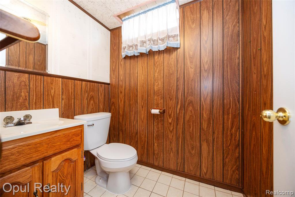 4174 Katherine Street, Dearborn Heights, MI 48125 — Photo 17