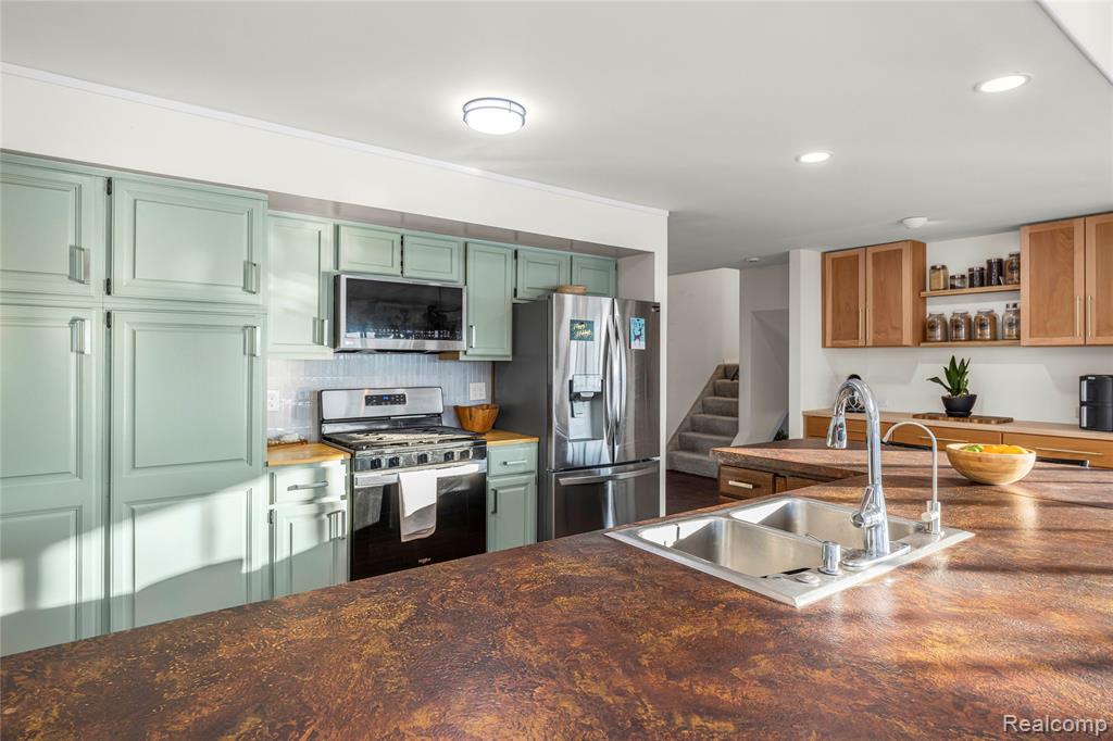 38027 Mallast Street, Harrison Township, MI — Photo 13