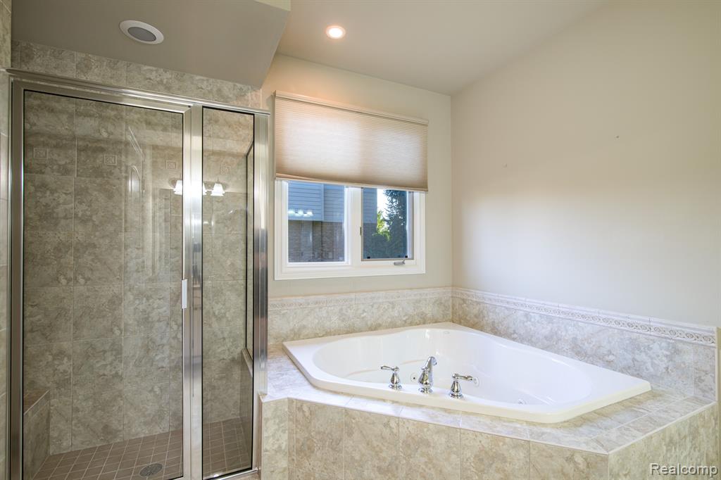 61491 CROWN POINT Drive, Washington, MI — Photo 8