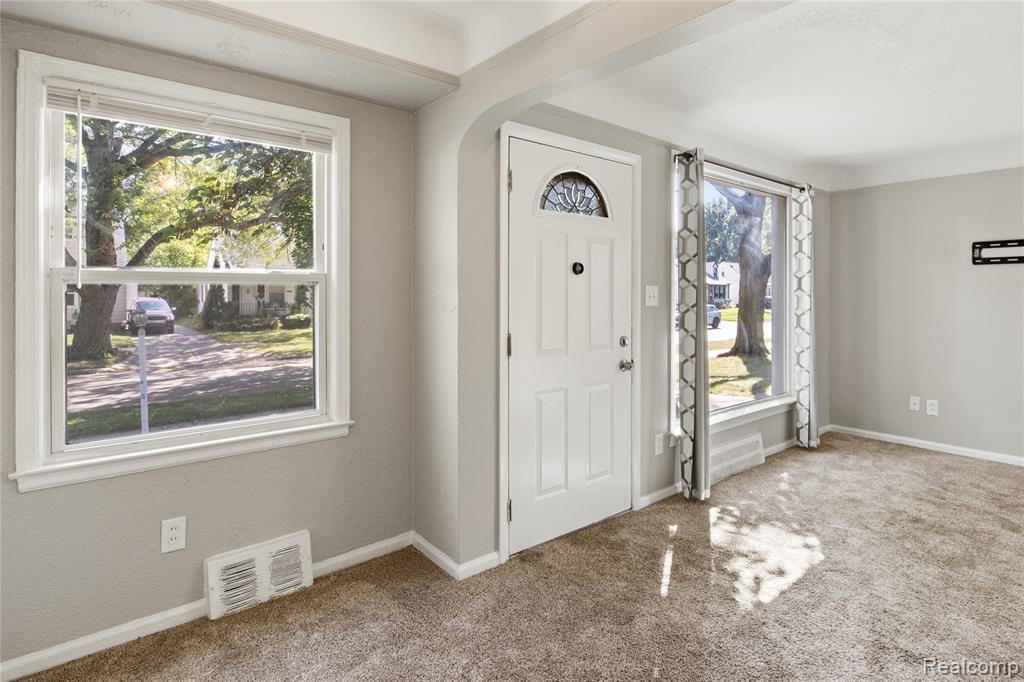 9591 Columbia, Redford, MI 48239 — Photo 13