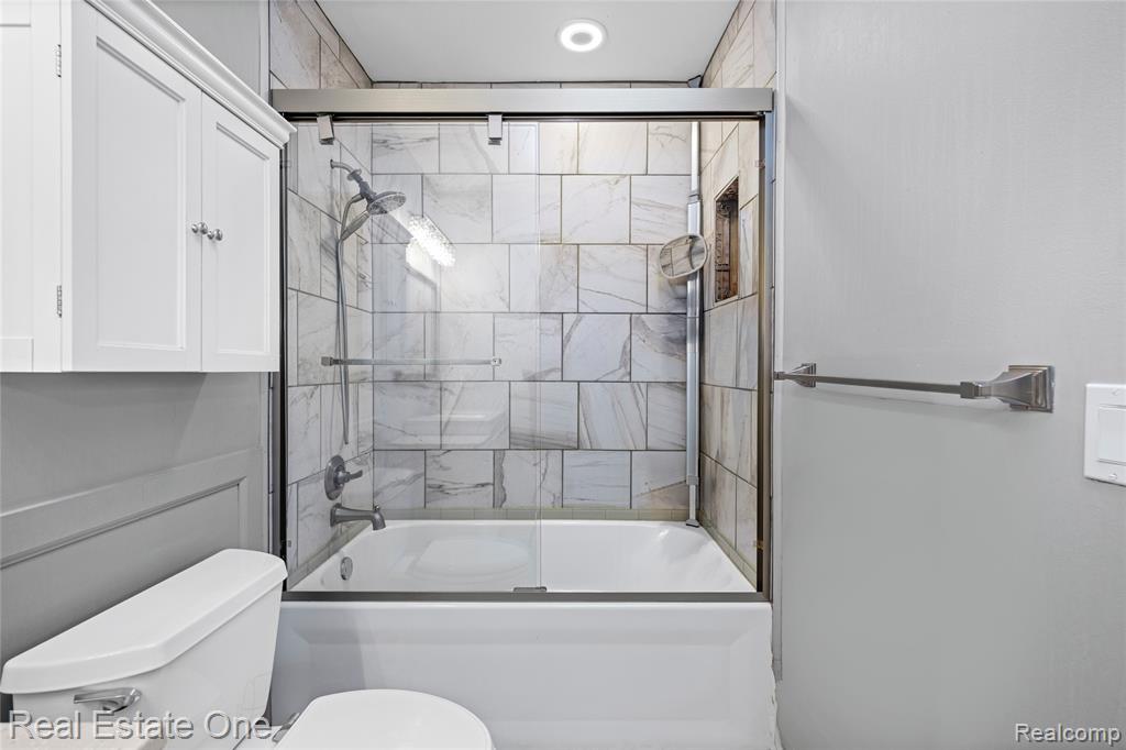 5273 Wright Way E, West Bloomfield, MI — Photo 36