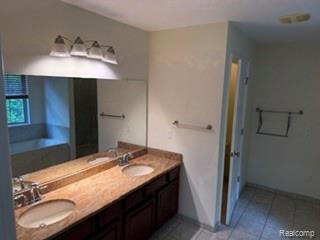 4853 Vinewood Drive, Sterling Heights, MI 48314 — Photo 21