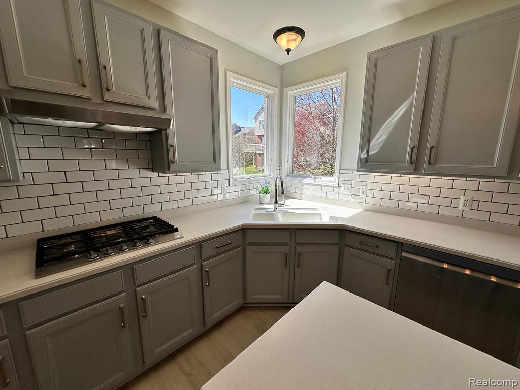 16983 COURVILLE Drive, Northville, MI 48168 — Photo 16