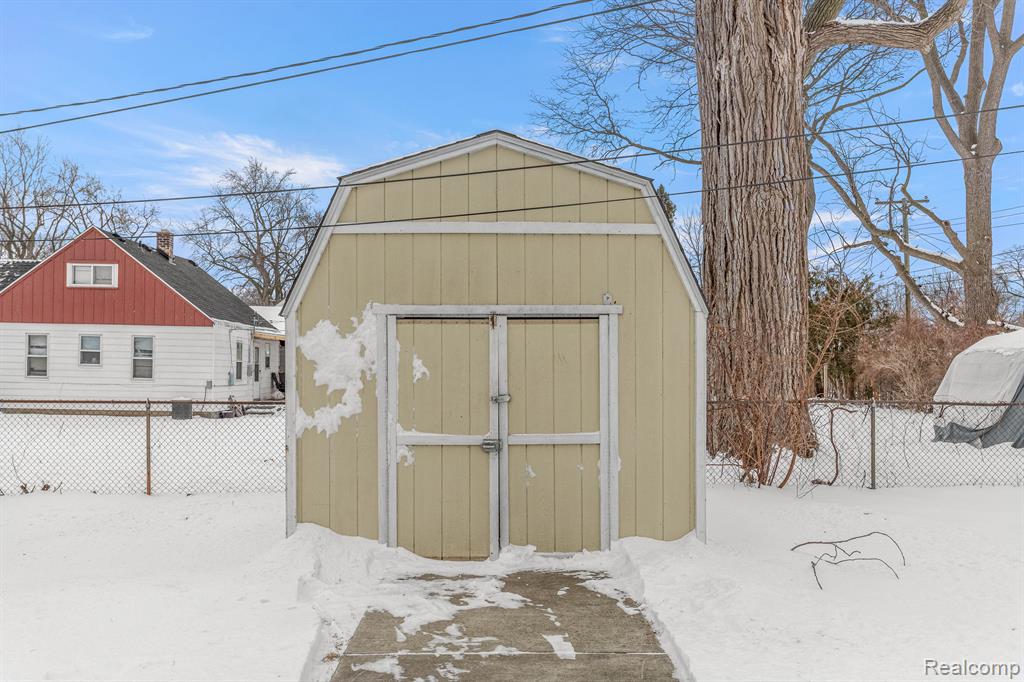 4920 WEDDELL Street, Dearborn Heights, MI 48125 — Photo 29
