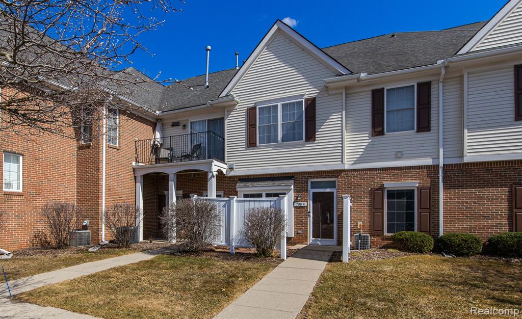 708 AMBERLY Drive, A, Waterford, MI 48328 — front exterior