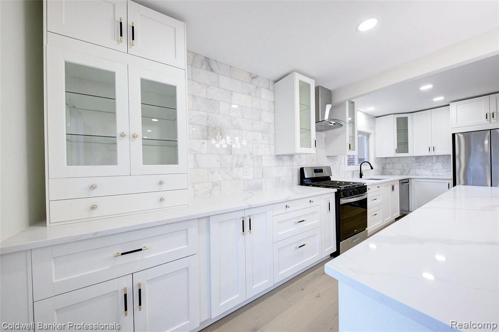 5076 Tyler Drive, Troy, MI 48085 — Photo 19