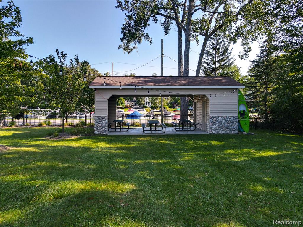 3800 Lakeview Boulevard, Orchard Lake Village, MI 48324 — Photo 43