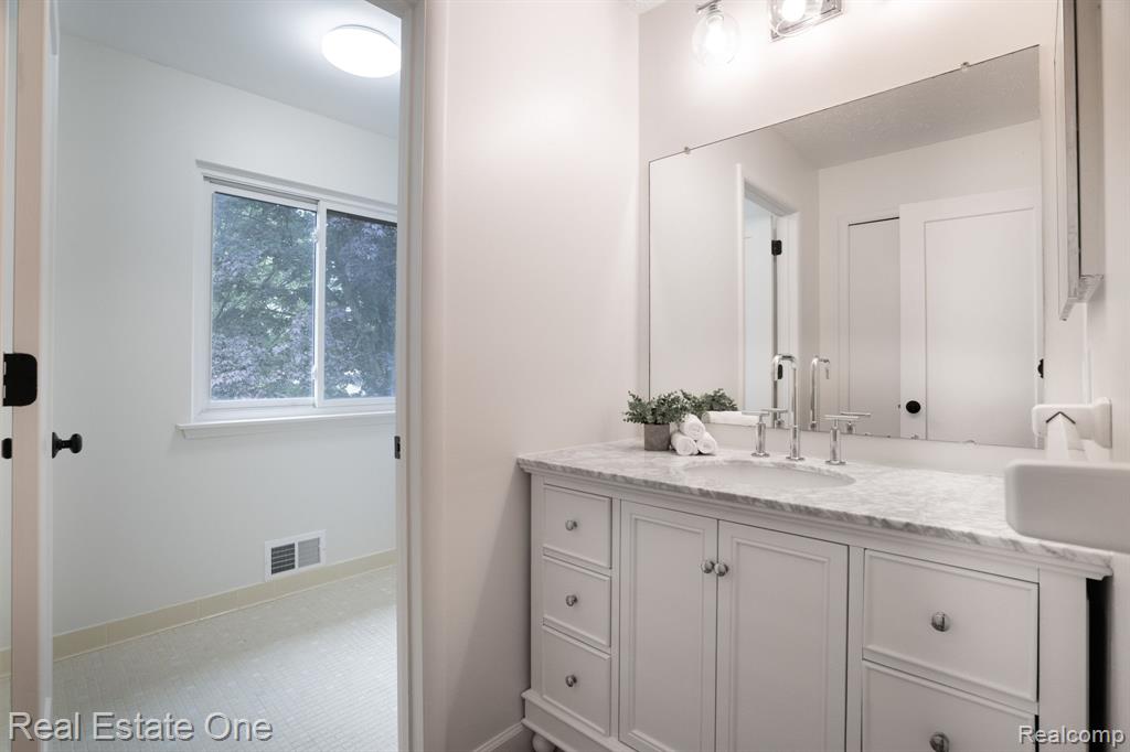 635 RANDALL, Troy, MI 48085 — Photo 26