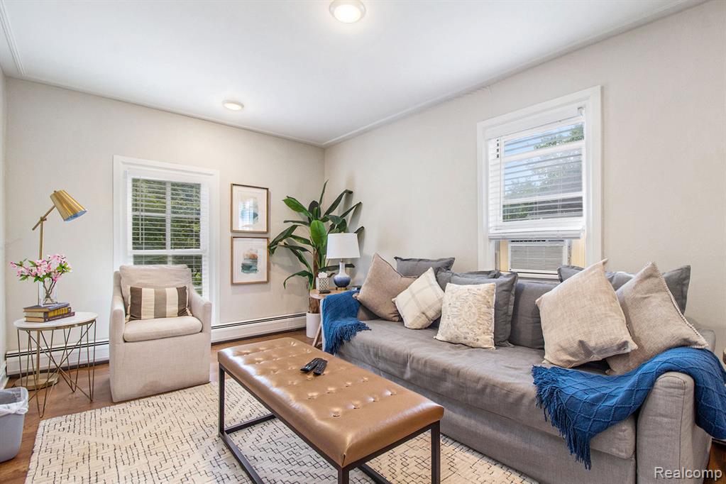 155 N Main Street, Clarkston, MI, 00000