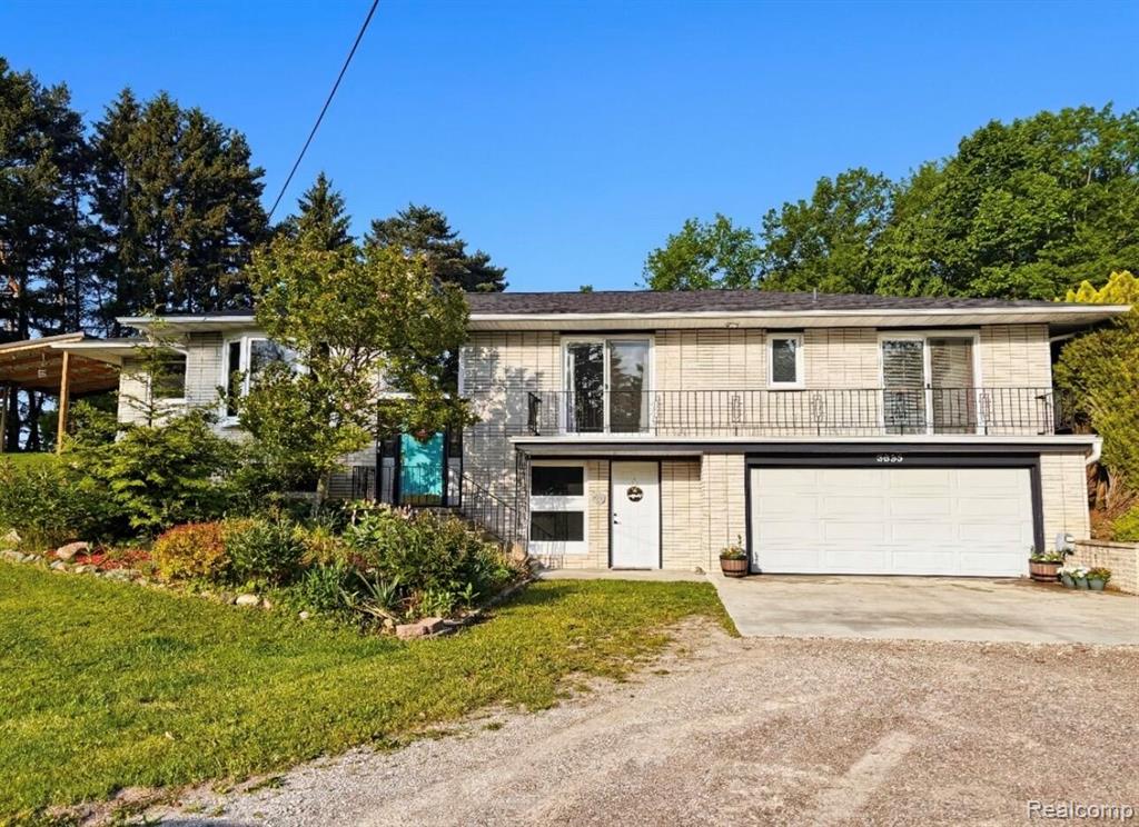 3835 N Graham Road, Freeland, MI 48623