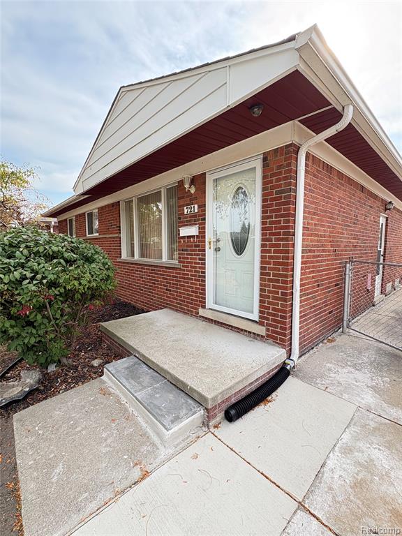 721 Cloverlawn Boulevard, Lincoln Park, MI 48146 — Photo 2