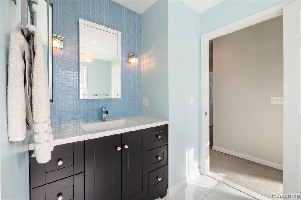 551 Auburn, Plymouth, MI 48170 — Photo 27