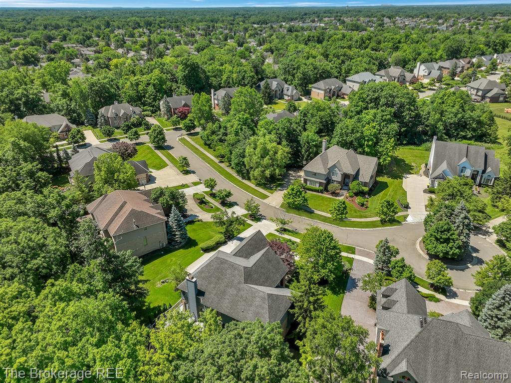 6995 HAWK WOODS Court, West Bloomfield, MI — Photo 69