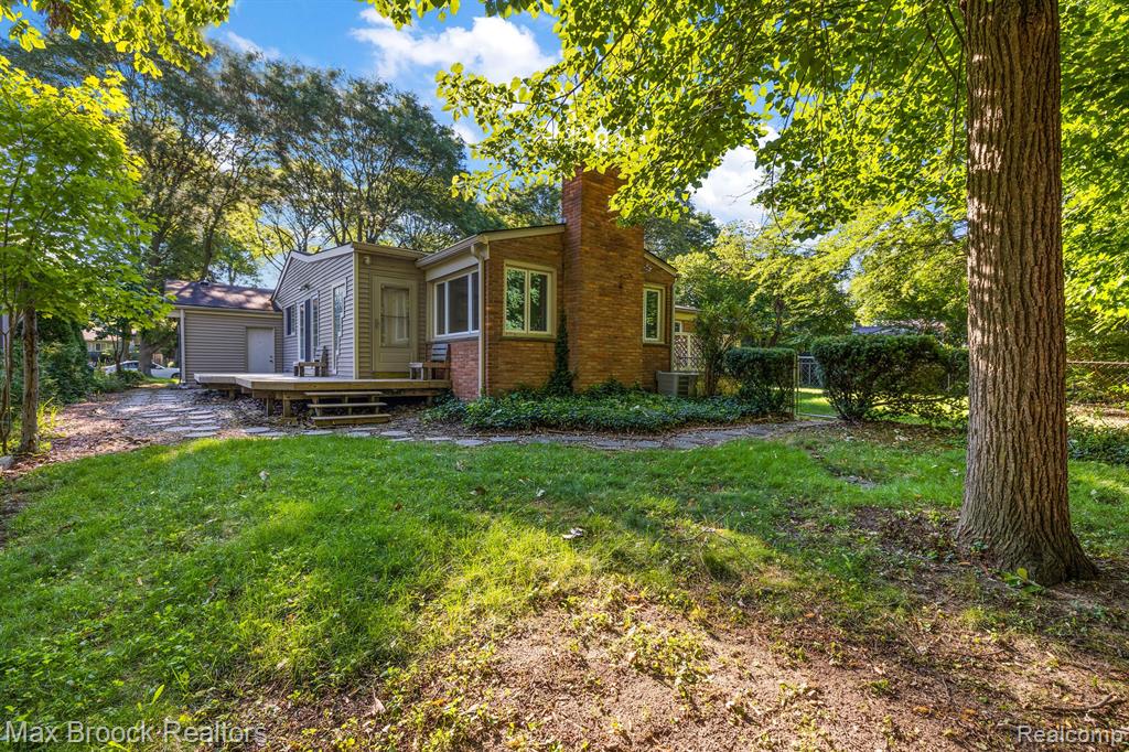 966 WOODLEA Street, Birmingham, MI 48009 — Photo 23