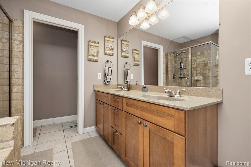 13445 Millie Court, Holly, MI 48442 — Photo 37