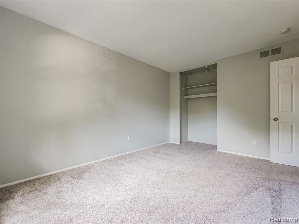 3216 BOLGOS Circle, Ann Arbor, MI 48105 — Photo 13