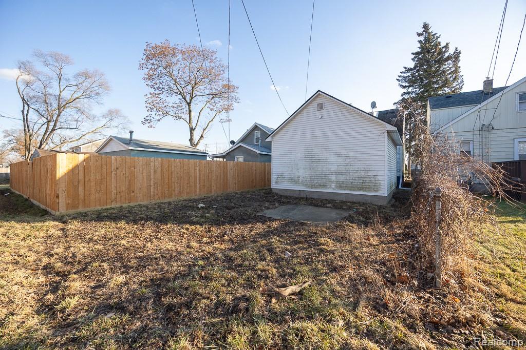 128 W Muir Avenue, Hazel Park, MI 48030 — Photo 43