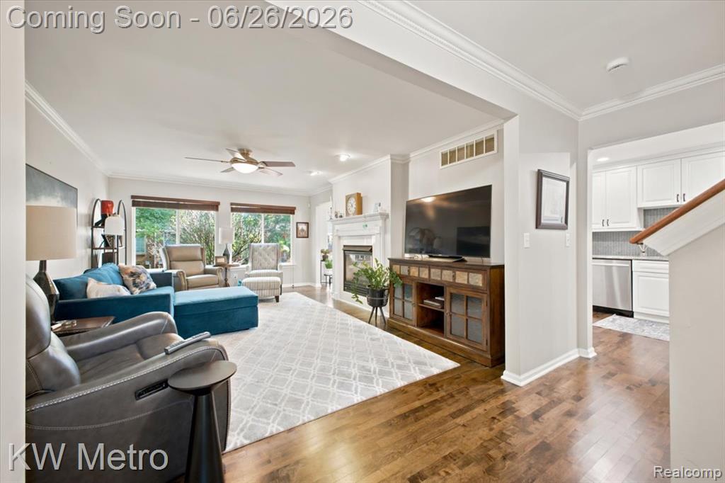 517 Macwilliams Lane, Royal Oak, MI 48067 — Photo 2