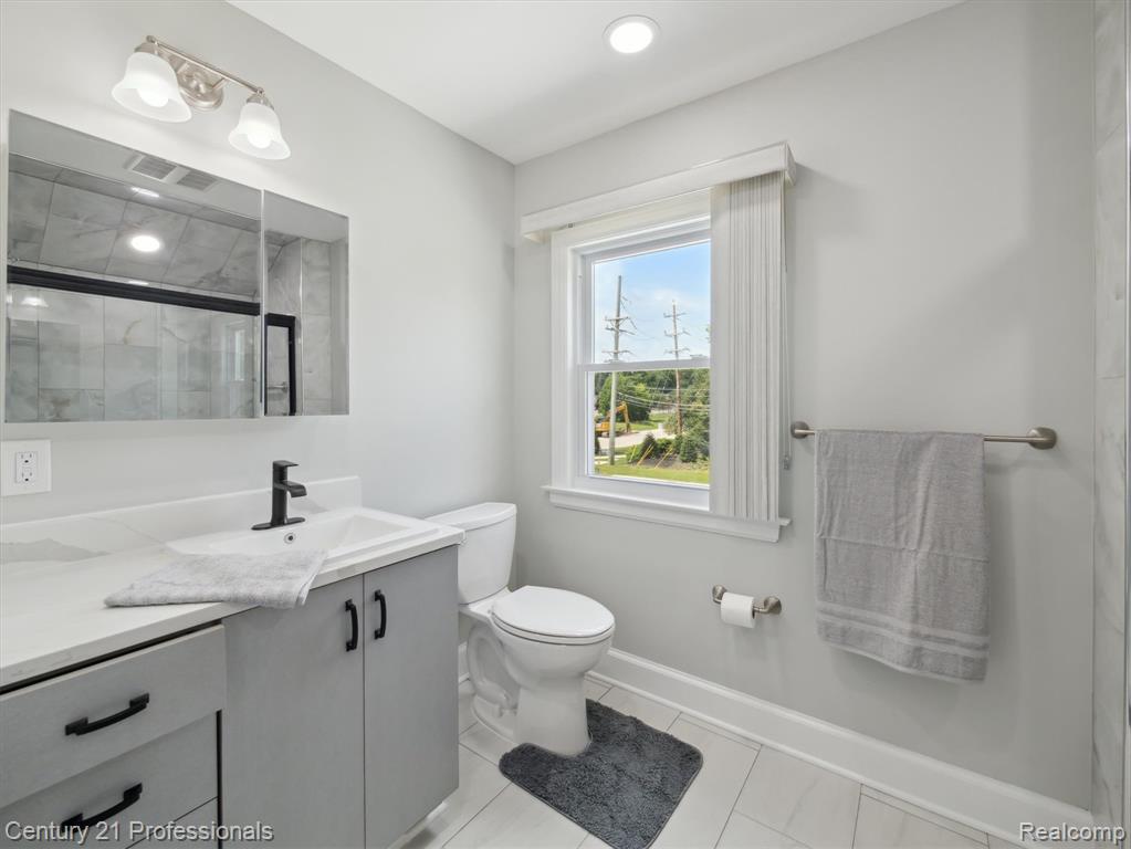 21120 Halsted Road, Farmington Hills, MI 48167 — Photo 27