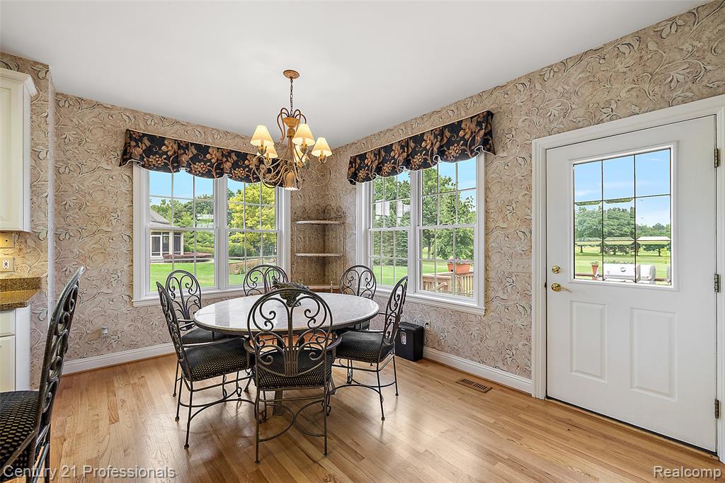 9310 Fairway Trail, Grand Blanc, MI 48439 — Photo 36