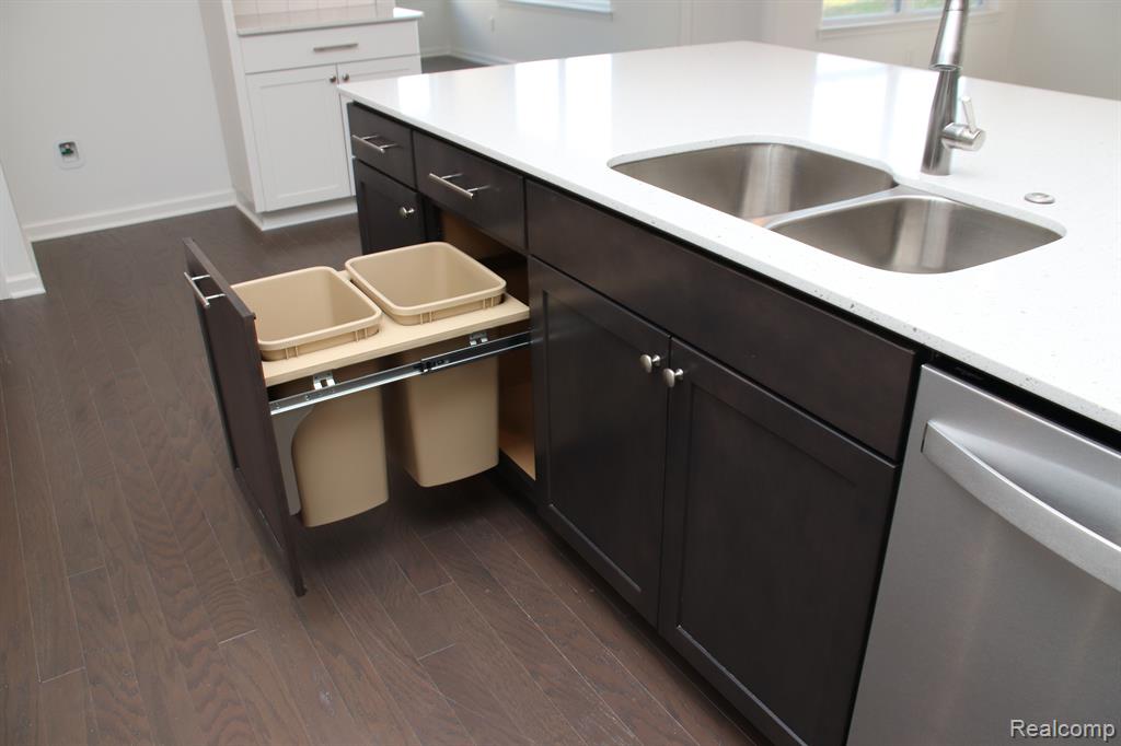 7296 Evergreen Trail, Almont, MI, 48003