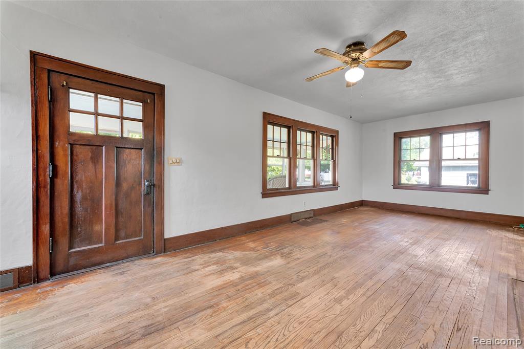 652 Bentley Drive, Monroe, MI 48162 — Photo 18