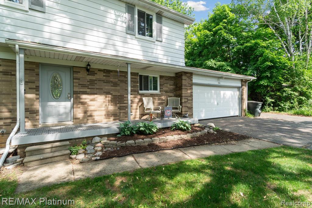 7353 GREEN VALLEY Drive, Grand Blanc, MI 48439 — Photo 4