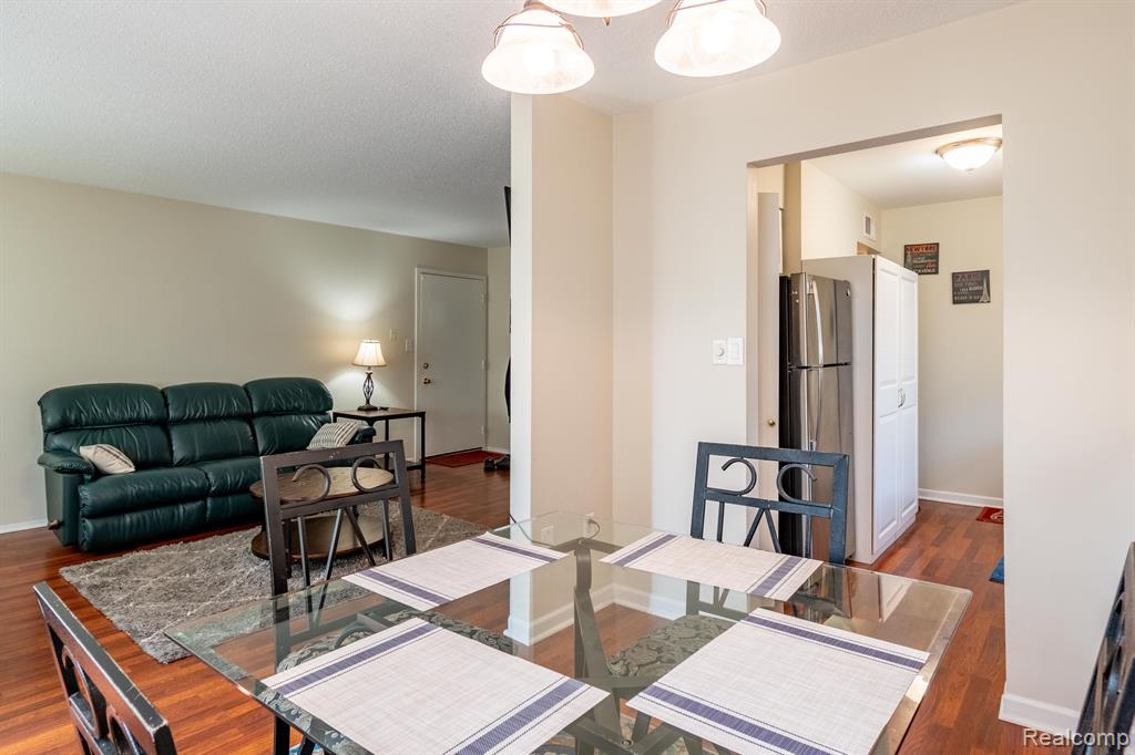 5291 HIGHLAND Road, 204, Waterford, MI 48327 — Photo 11