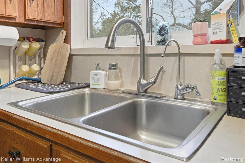 8610 Buffalo Drive, Commerce Twp, MI 48382 — Photo 16