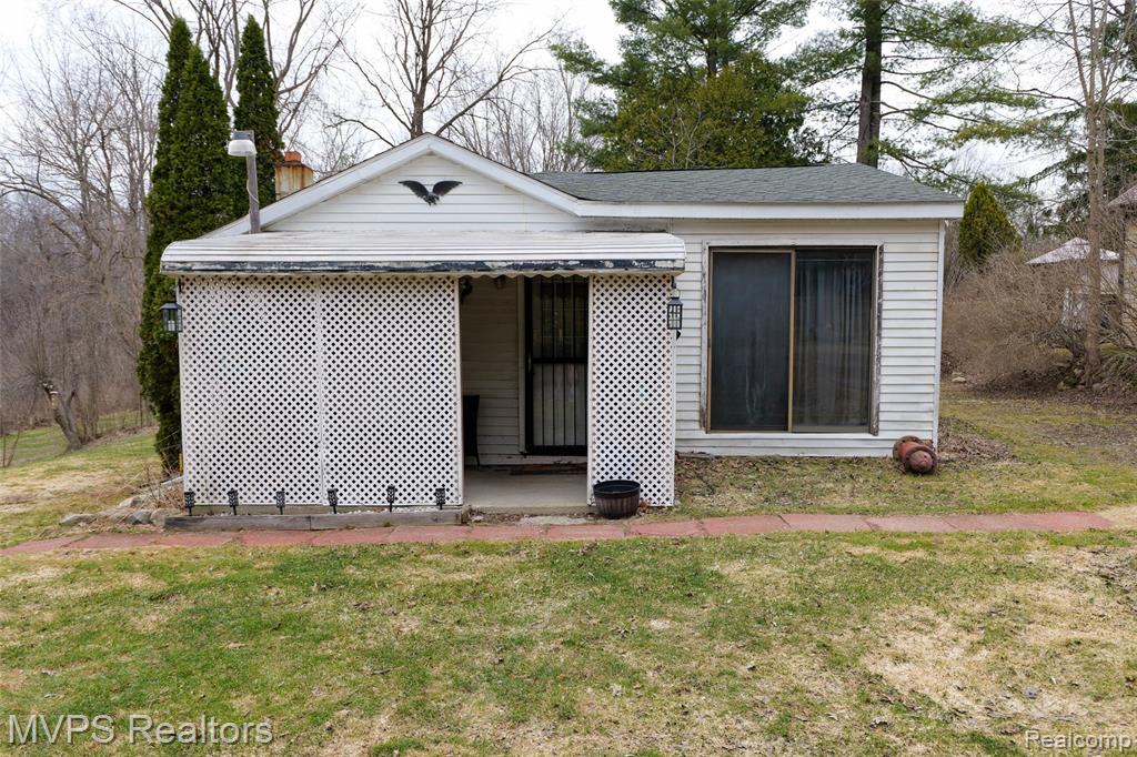 1721 Moffat Road, Leonard, MI 48367 — Photo 3