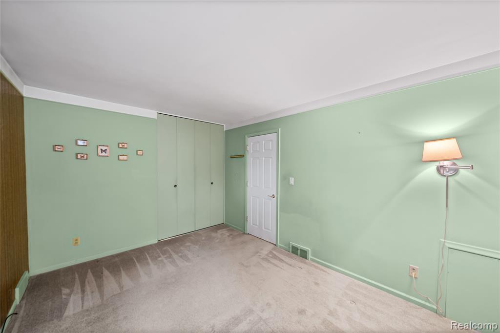 26916 Rouge River Drive, Dearborn Heights, MI 48127 — Photo 15