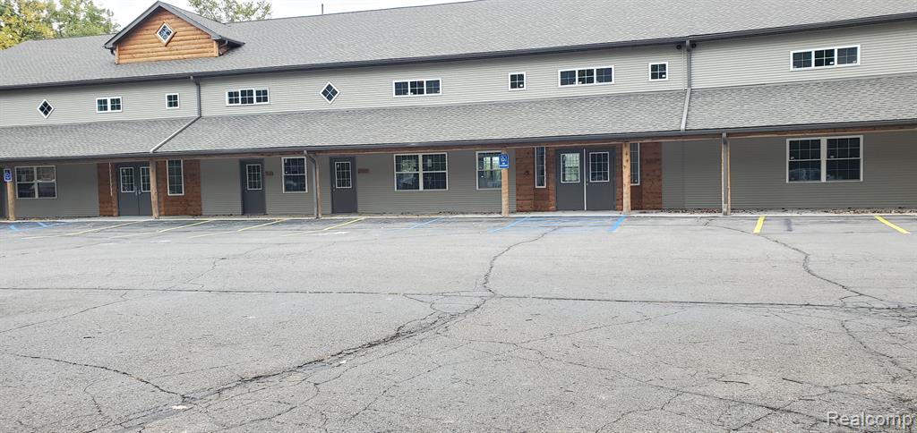 5300 E M 36, Pinckney, MI 48169 — front exterior