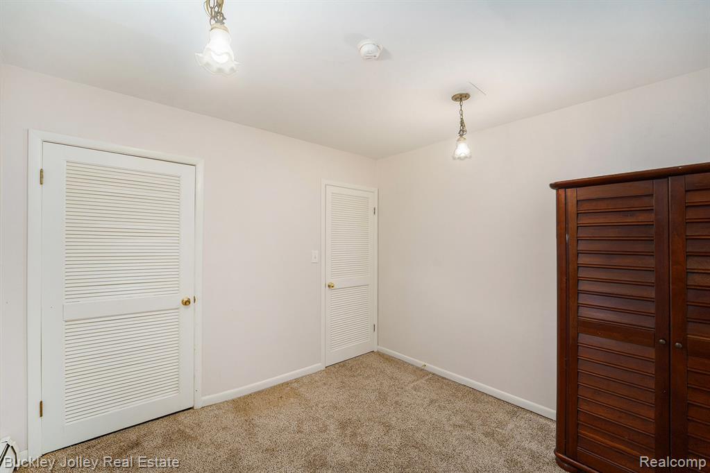 4212 Greendale Avenue, West Bloomfield, MI 48323 — Photo 9