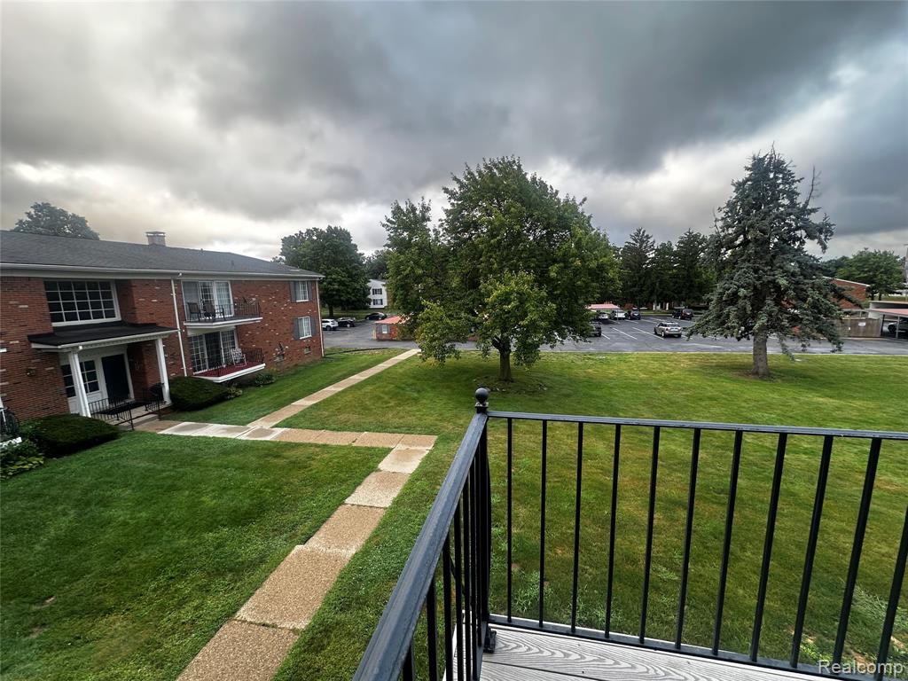 458 Fox Hills Drive N, Bloomfield Hills, MI 48304 — Photo 18