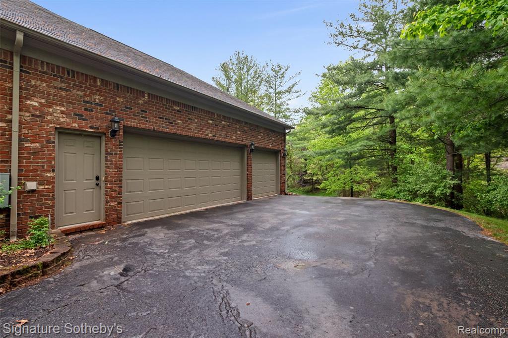 3967 Harmony Hills Drive, Oxford, MI 48370 — Photo 44