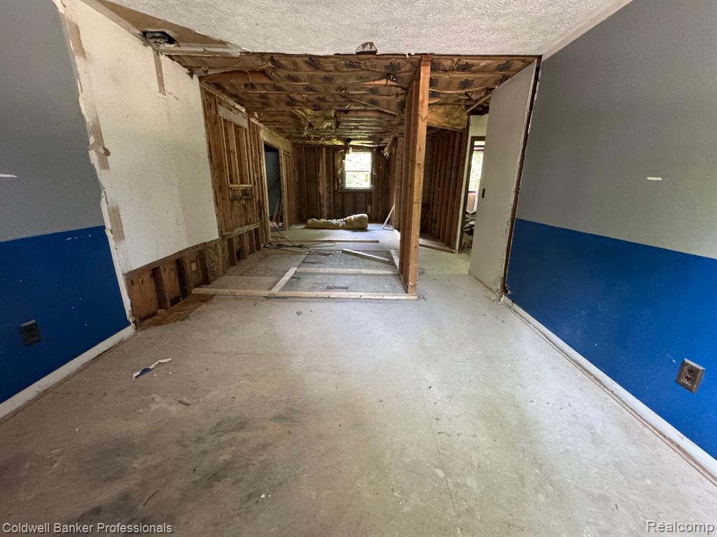 12031 Centralia, Redford, MI 48239 — Photo 7