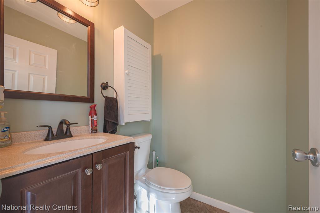 10040 Old Farm Trail, Davisburg, MI 48350 — Photo 17