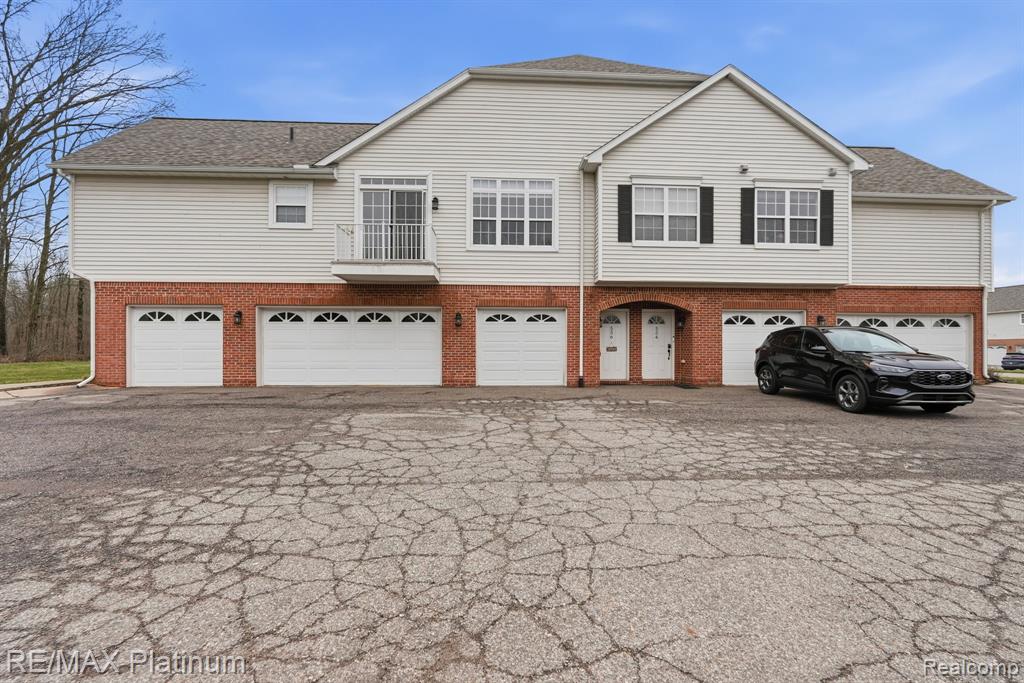 556 Olde English Circle, 94, Howell, MI 48855 — Photo 18