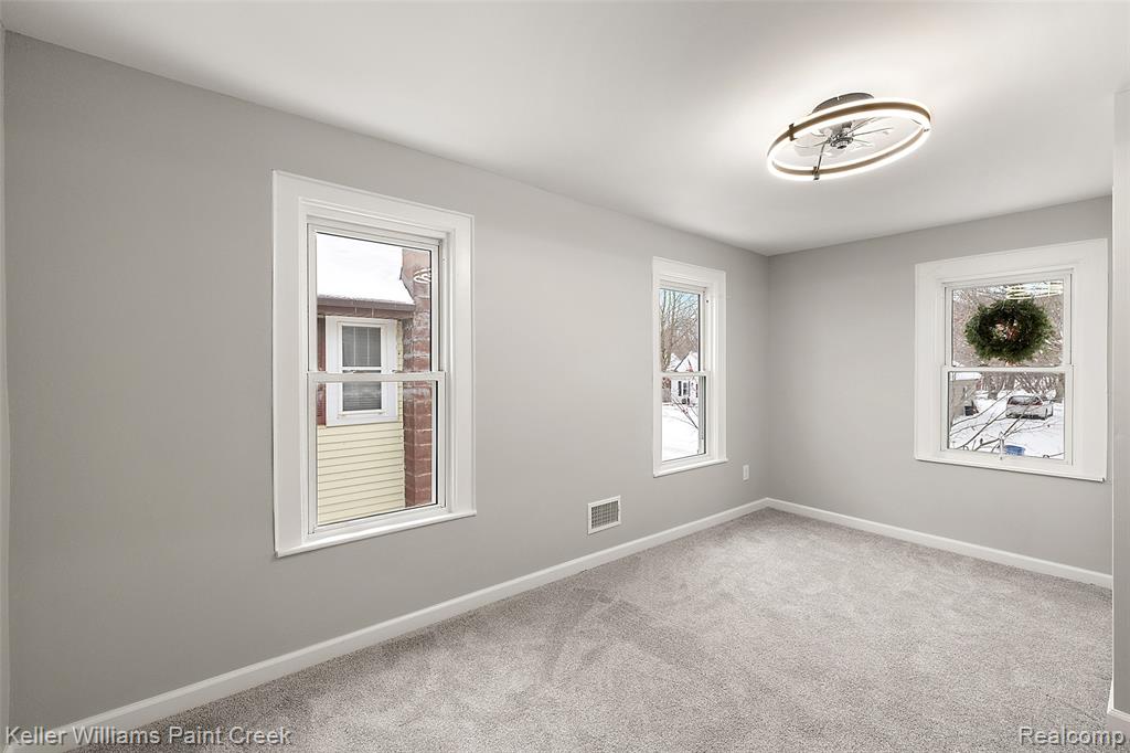 88 E Elmwood, Leonard, MI 48367 — Photo 35