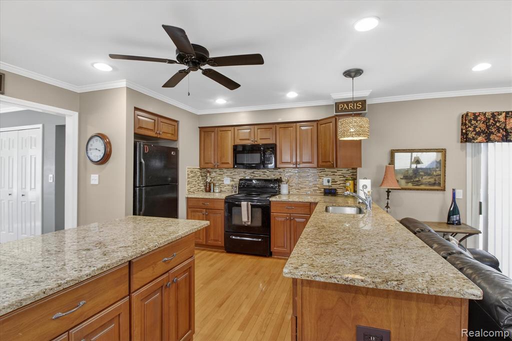 15715 Exeter Court, Fraser, MI 48026 — Photo 9
