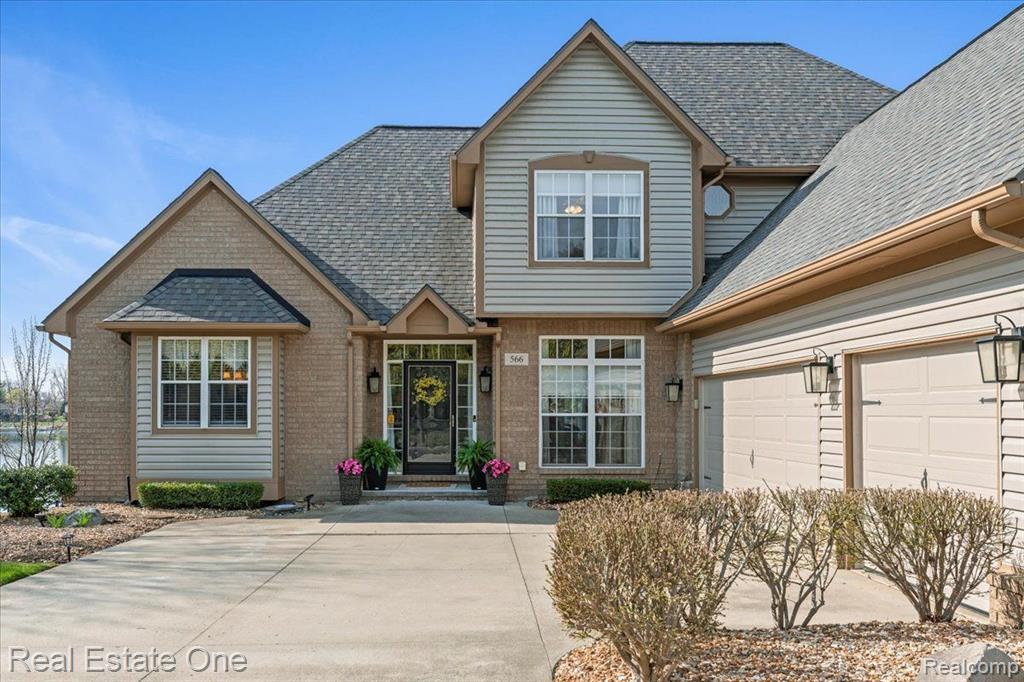 566 BAY POINTE Drive, Oxford, MI 48371 — Photo 8