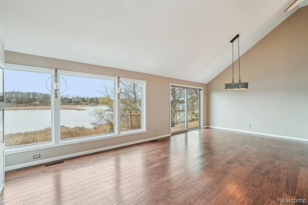 5001 GROVER Drive, Brighton, MI 48116 — Photo 6
