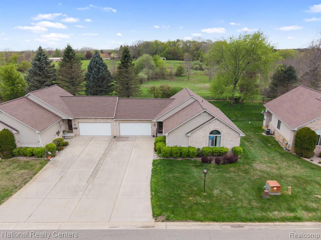 7221 Hawthorne Circle, Goodrich Vlg, MI — Photo 22