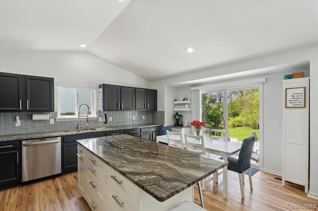 8072 LARK Lane, Grand Blanc, MI 48439 — Photo 13